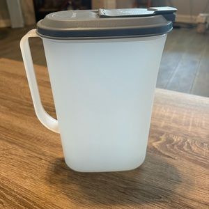 Tupperware Pitcher with Blue Top/Spout and Clear Body